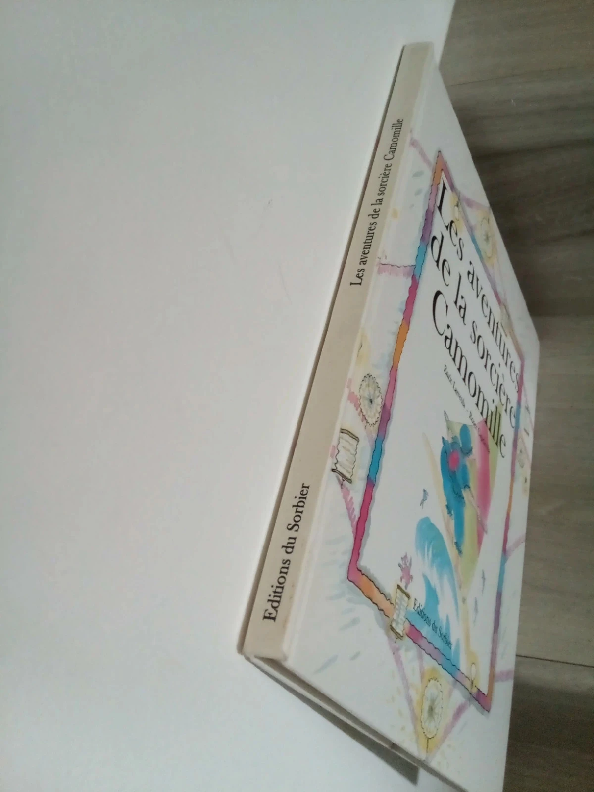 Grand livre cartonné les aventures de la sorcière camomille – photo 6